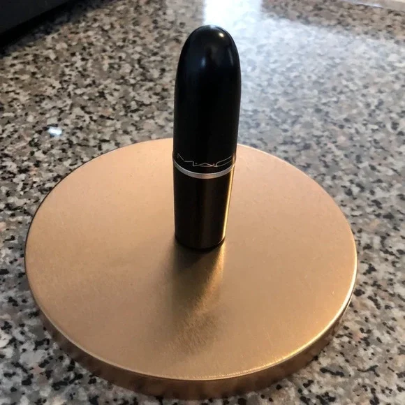 M.A.C Matte Lipstick 💄 - Picture 3 of 5